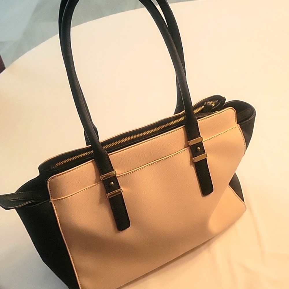 Ladies handbag